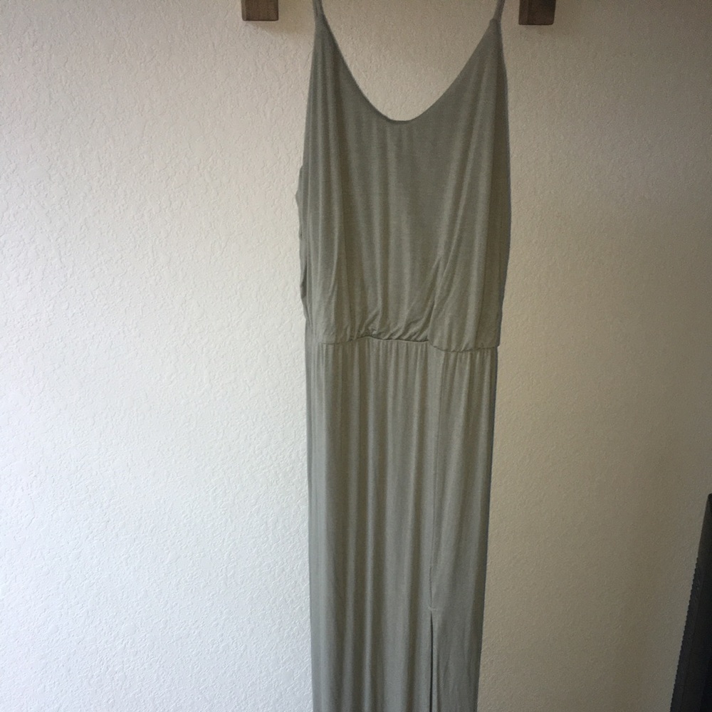 Lulus Maxi dress slit leg green size small